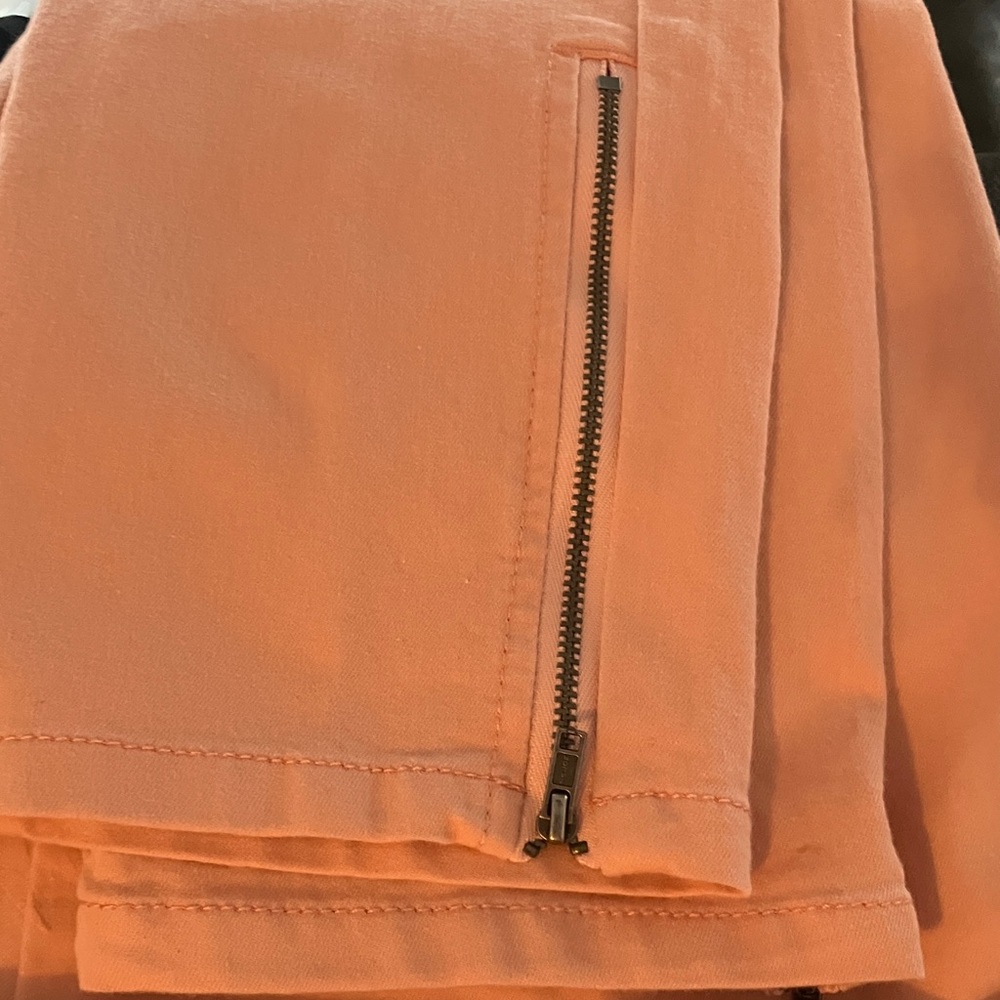 Jennifer Lopez Coral Pants - Picture 4 of 4